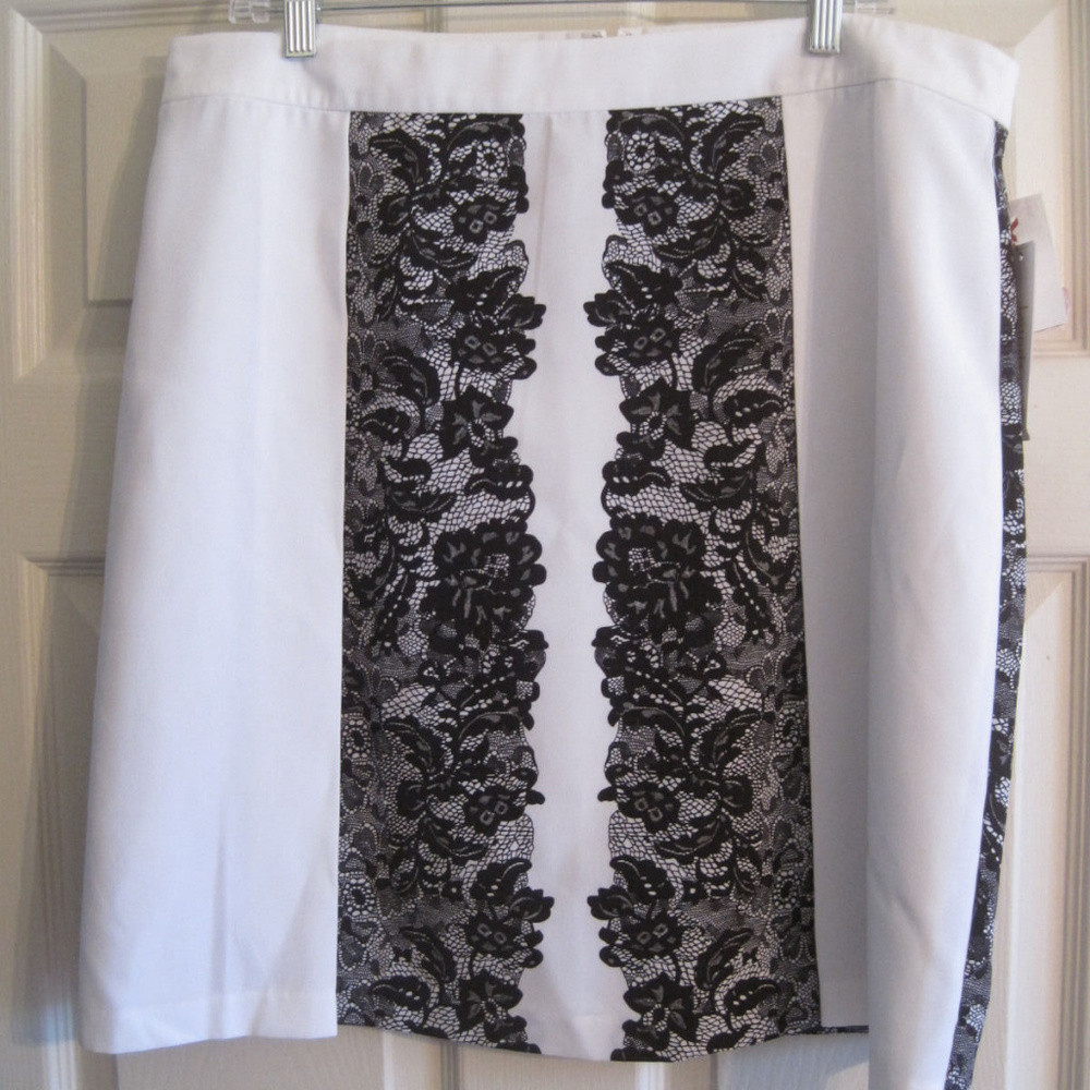 LAUNDRY BY SHELLI SEGAL BLACK& WHITE PRINT SKIRT